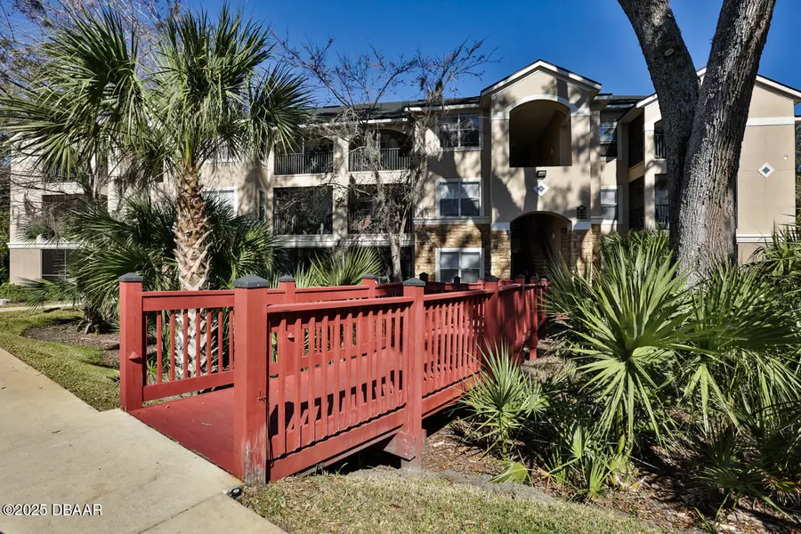 940 Village TRL #2-106, Port Orange, FL 32127