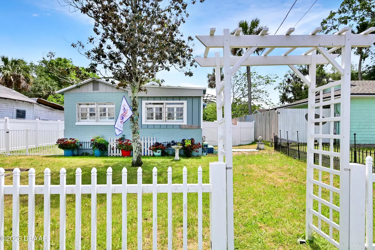 New Smyrna Beach, FL 32168,530 Ronnoc LN