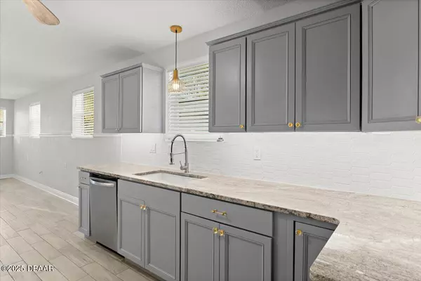 Holly Hill, FL 32117,825 Magnolia AVE