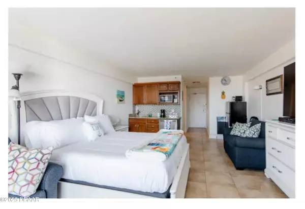 Daytona Beach, FL 32118,800 Atlantic AVE #613