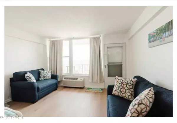 Daytona Beach, FL 32118,800 Atlantic AVE #614