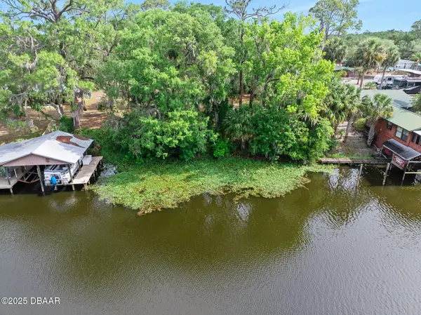 Astor, FL 32102,1701 Camp South Moon RD