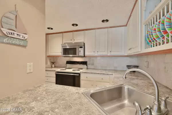 Daytona Beach Shores, FL 32118,3051 Atlantic AVE #1806