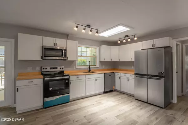 Deland, FL 32724,131 Lake Charles RD