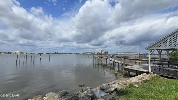 Daytona Beach, FL 32118,900 Peninsula DR #308