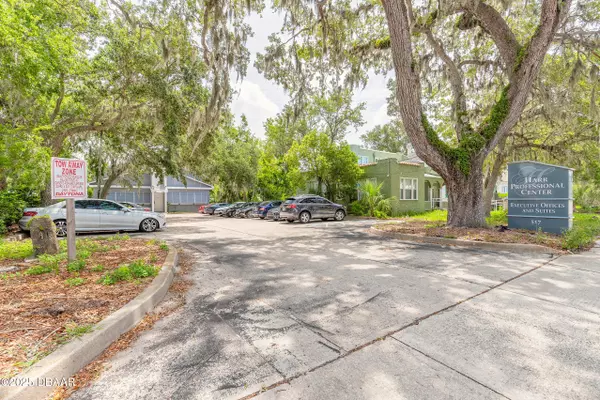 Daytona Beach, FL 32114,517 Ridgewood AVE #204