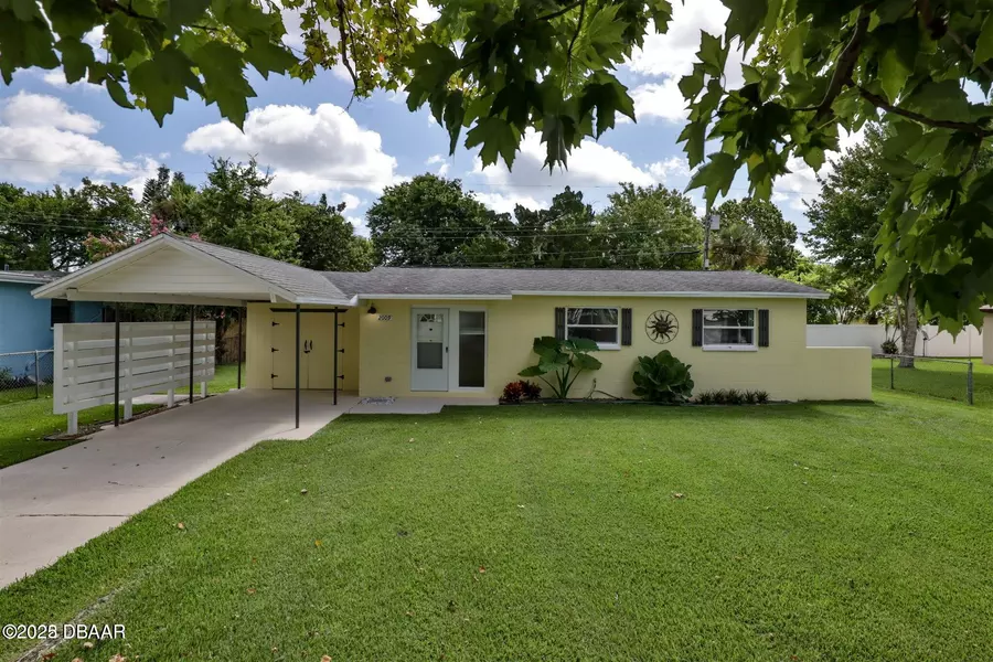 2009 Brian AVE, South Daytona, FL 32119