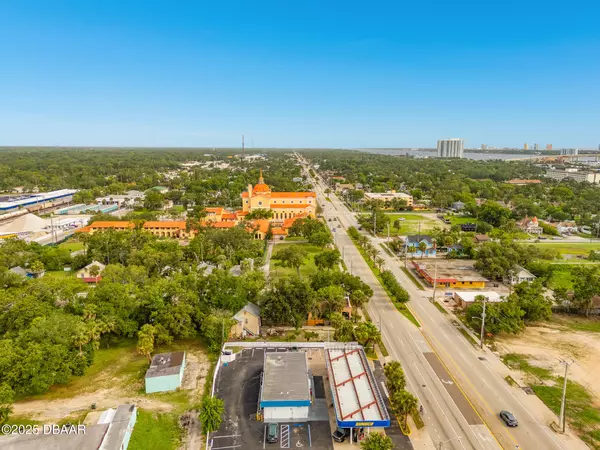 Daytona Beach, FL 32114,322 Ridgewood AVE