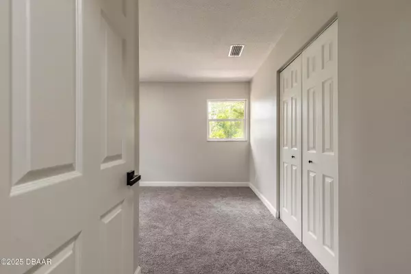 South Daytona, FL 32119,1917 James ST