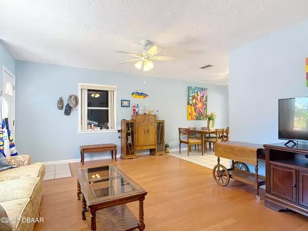 Daytona Beach, FL 32118,413 Frances TER