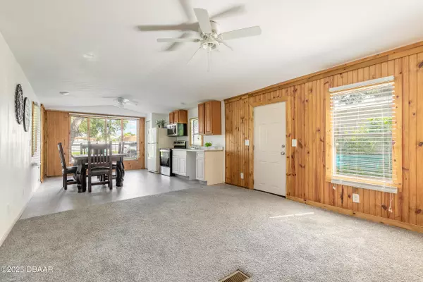 Edgewater, FL 32141,182 Douglas ST