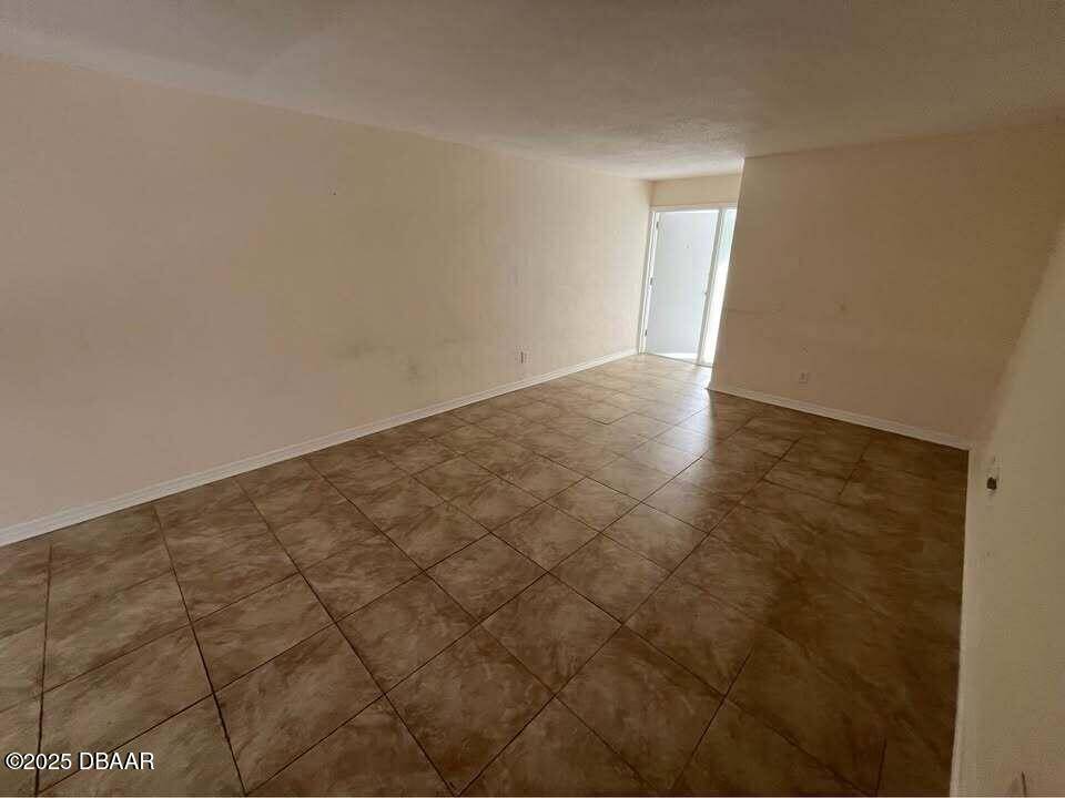 South Daytona, FL 32119,305 Ridge BLVD #212