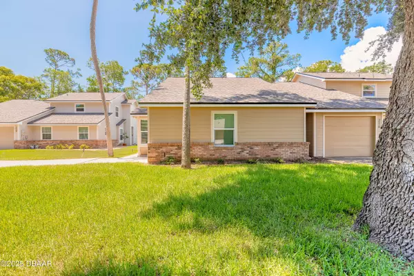 Daytona Beach, FL 32119,220 Bob White CT