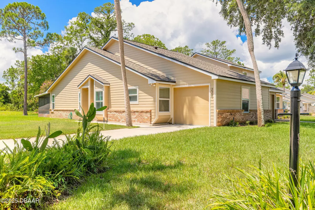 Daytona Beach, FL 32119,220 Bob White CT