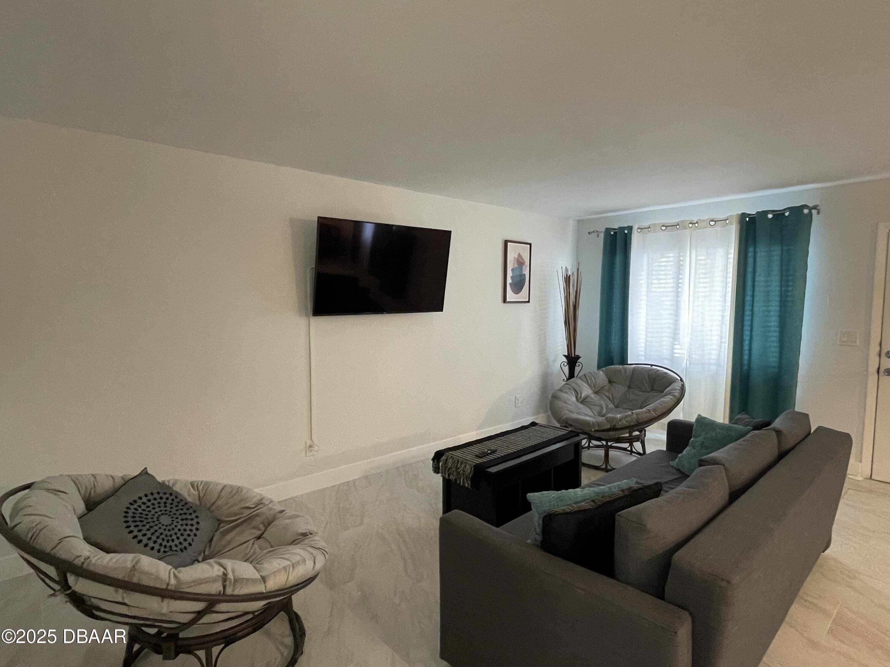 Daytona Beach, FL 32118,411 Halifax AVE #106