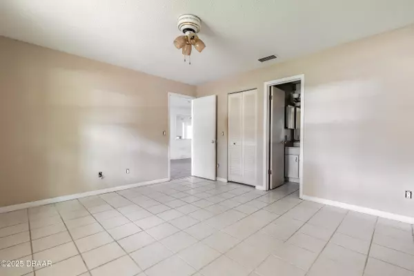 Edgewater, FL 32132,1624 Queen Palm DR