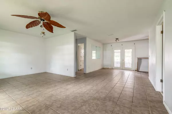 Edgewater, FL 32132,1624 Queen Palm DR