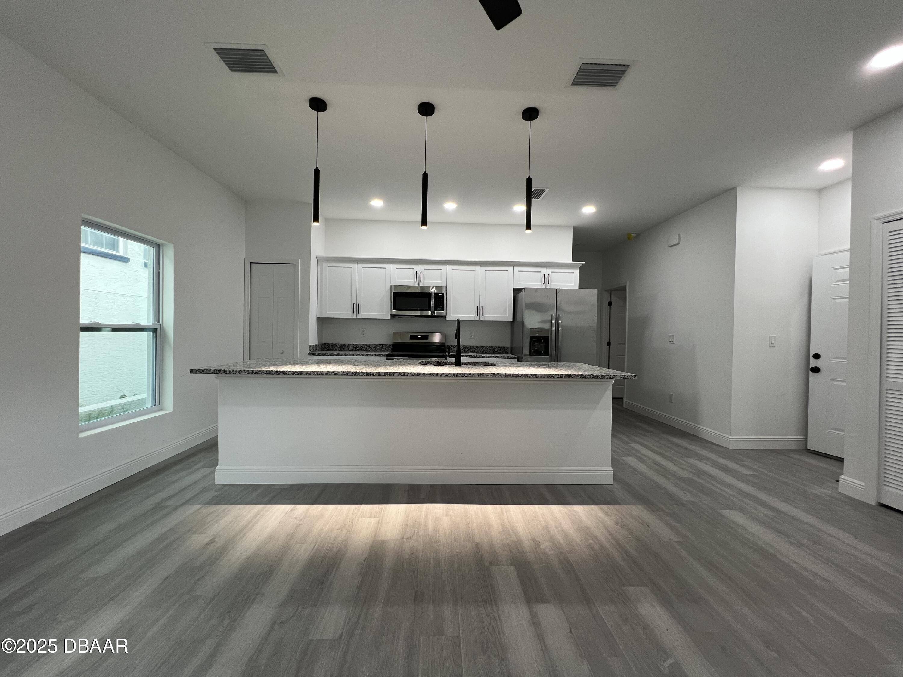 Daytona Beach, FL 32114,516 Model ST