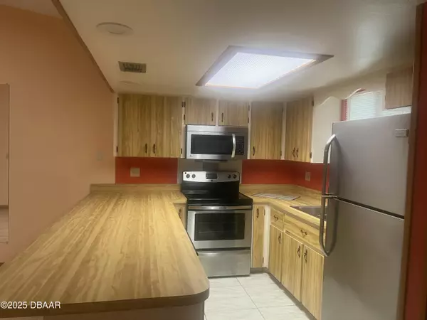 Flagler Beach, FL 32136,10 Village DR