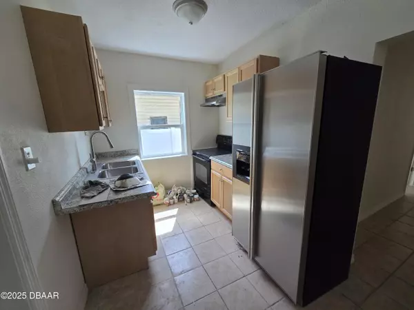 New Smyrna Beach, FL 32168,541 Washington ST