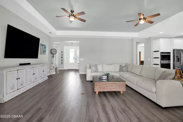 Daytona Beach, FL 32124,500 Barefoot Life LN