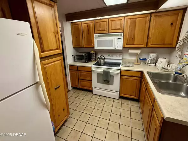 South Daytona, FL 32119,2010 Hickorywood DR