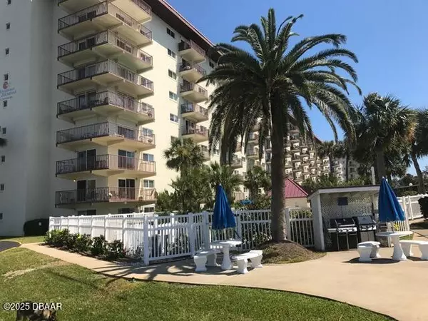 Daytona Beach, FL 32118,100 Silver Beach AVE #926