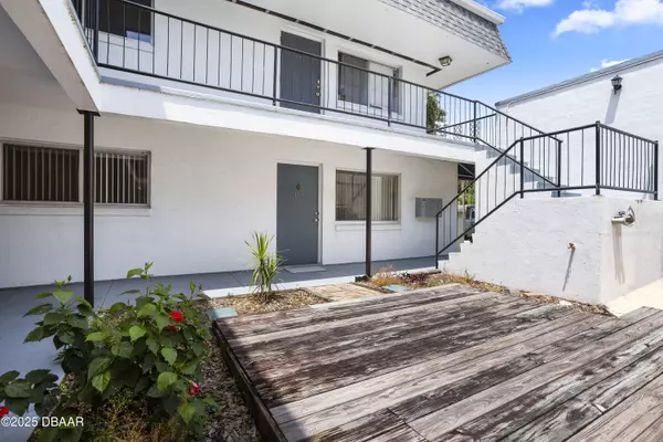 South Daytona, FL 32119,303 Ridge BLVD #110