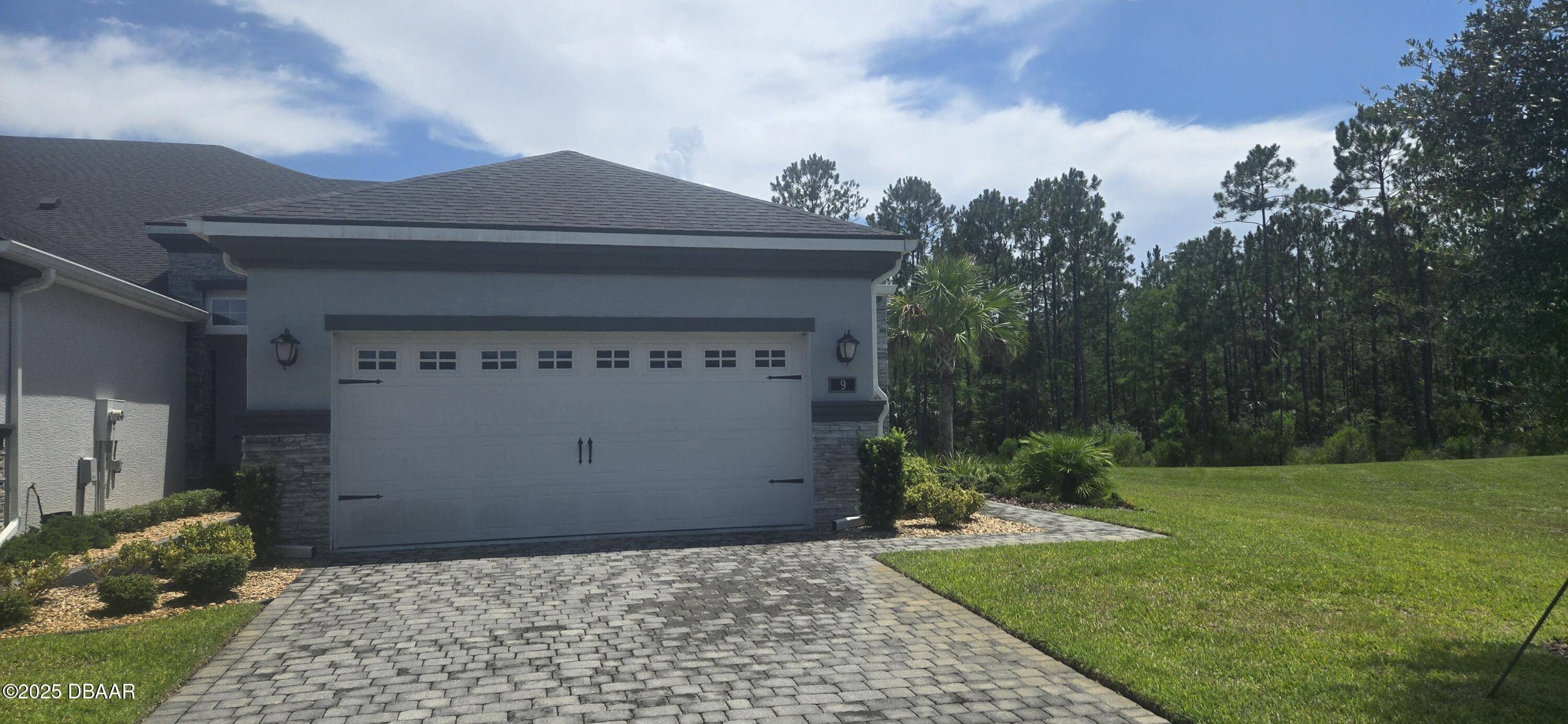 9 Newhaven LN, Ormond Beach, FL 32174