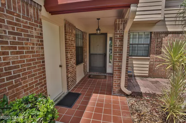 Daytona Beach, FL 32119,108 Gray Dove CT