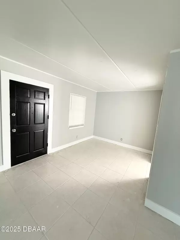 Deland, FL 32720,302 Spring Garden AVE #A-01