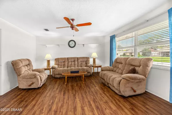 Edgewater, FL 32141,2824 Queen Palm DR