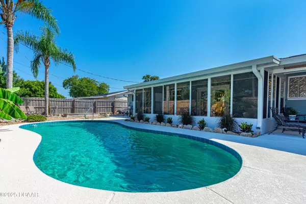 South Daytona, FL 32119,2242 Green ST