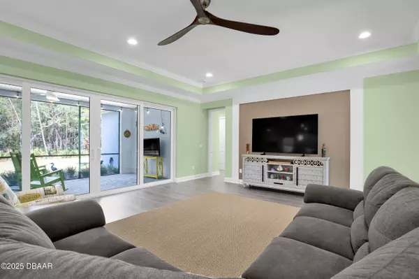 Daytona Beach, FL 32124,621 Hang Loose WAY