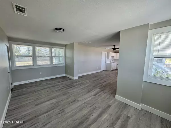 Daytona Beach, FL 32118,127 Moore AVE #2