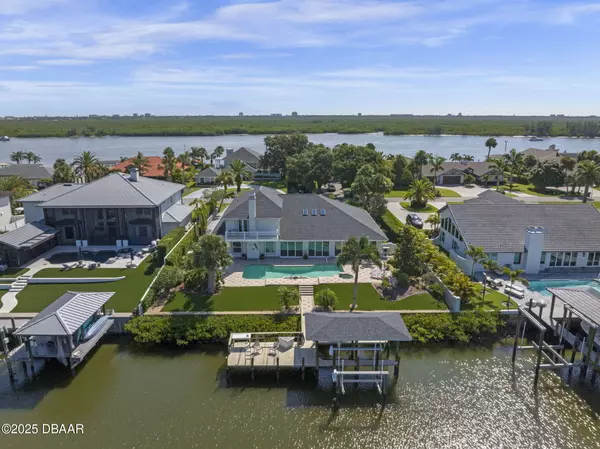 1216 Commodore DR, New Smyrna Beach, FL 32168
