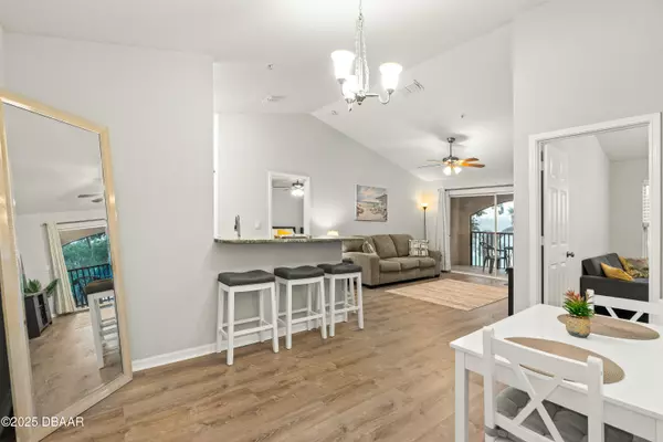 Port Orange, FL 32127,940 Village TRL #2-302