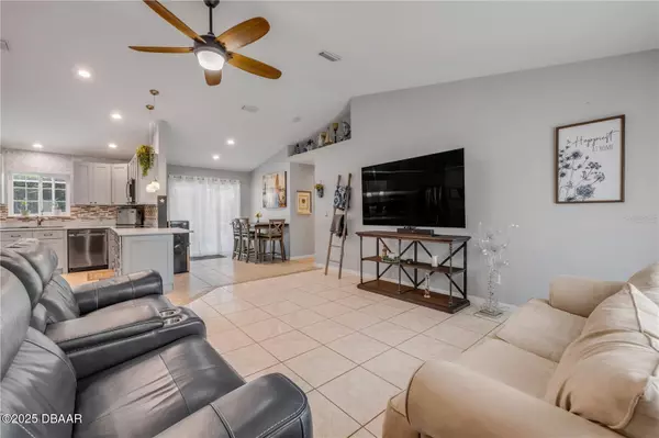 Edgewater, FL 32132,995 16th ST