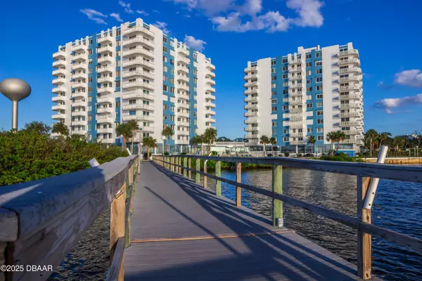 925 Halifax AVE #102, Daytona Beach, FL 32118