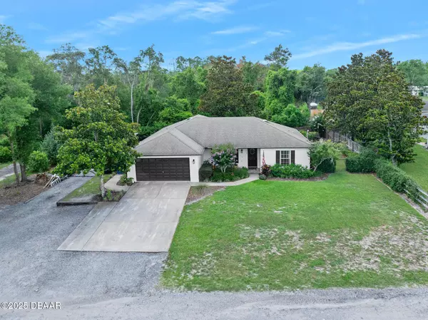 1734 Magnolia AVE, Deland, FL 32724