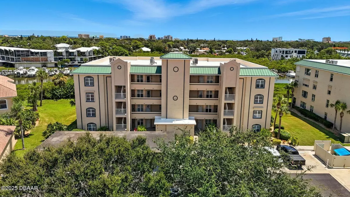 New Smyrna Beach, FL 32169,432 Bouchelle DR #102