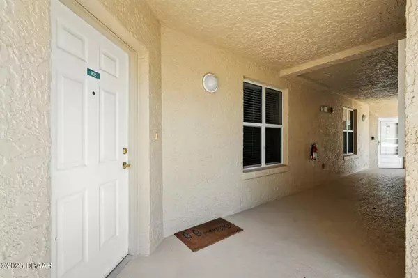 New Smyrna Beach, FL 32169,432 Bouchelle DR #102