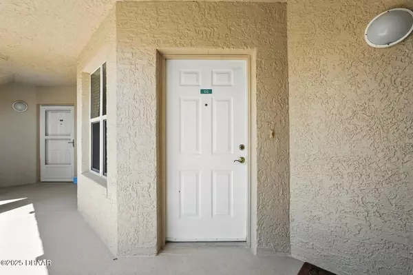 New Smyrna Beach, FL 32169,432 Bouchelle DR #102