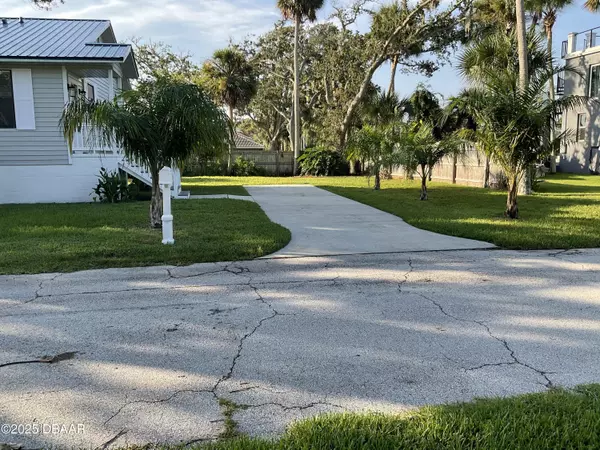 South Daytona, FL 32119,105 Mc Donald ST