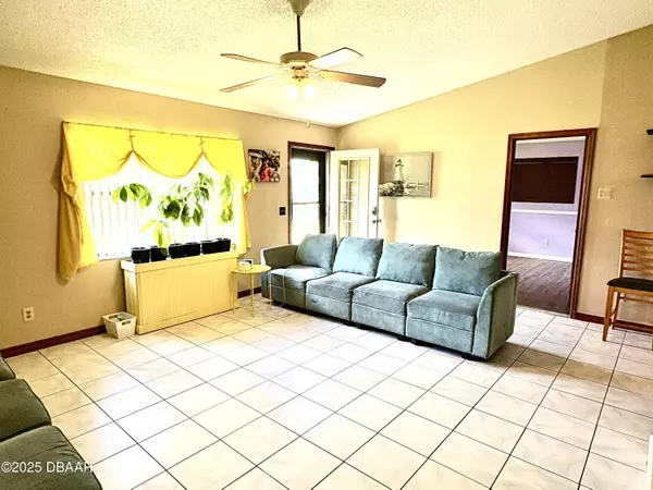 Edgewater, FL 32141,3307 Queen Palm DR