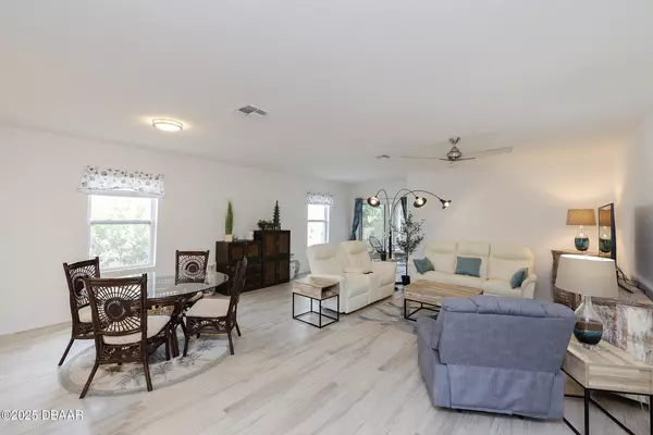 New Smyrna Beach, FL 32168,537 White Coral LN