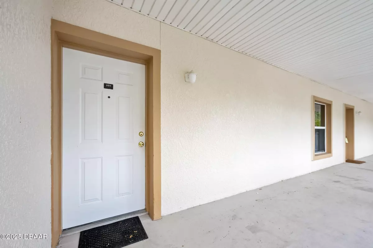 Holly Hill, FL 32117,946 15th ST #201