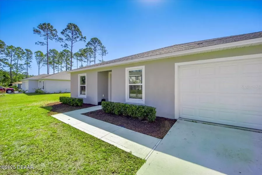 10 Post Oak LN, Palm Coast, FL 32164