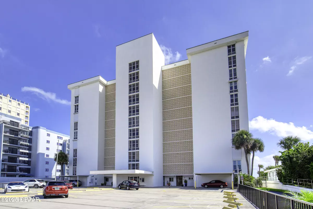 Ormond Beach, FL 32176,111 Atlantic AVE #405