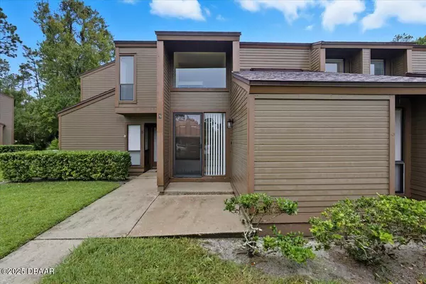8 Hembury LN #8, Palm Coast, FL 32137